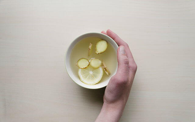 Foto de capa do artigo "Chá de gengibre: quais os benefícios e como fazer? Emagrece?"