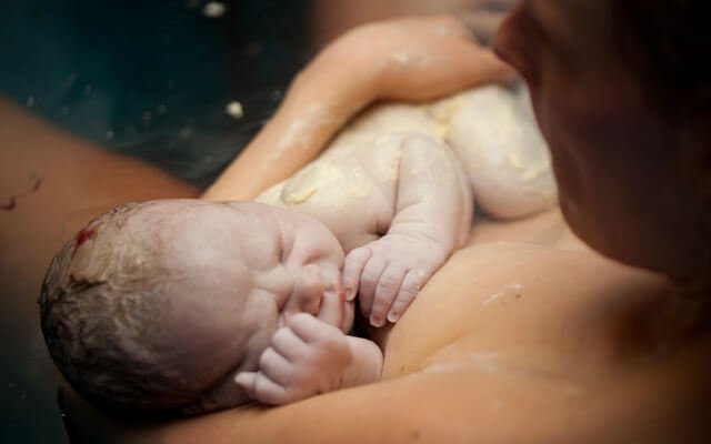 Foto de capa do artigo "Período pós-parto (puerpério): entenda o que ocorre no corpo"
