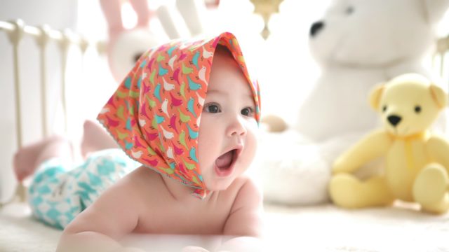 Foto de capa do artigo "O que é refluxo em bebê? Dicas de como evitar"