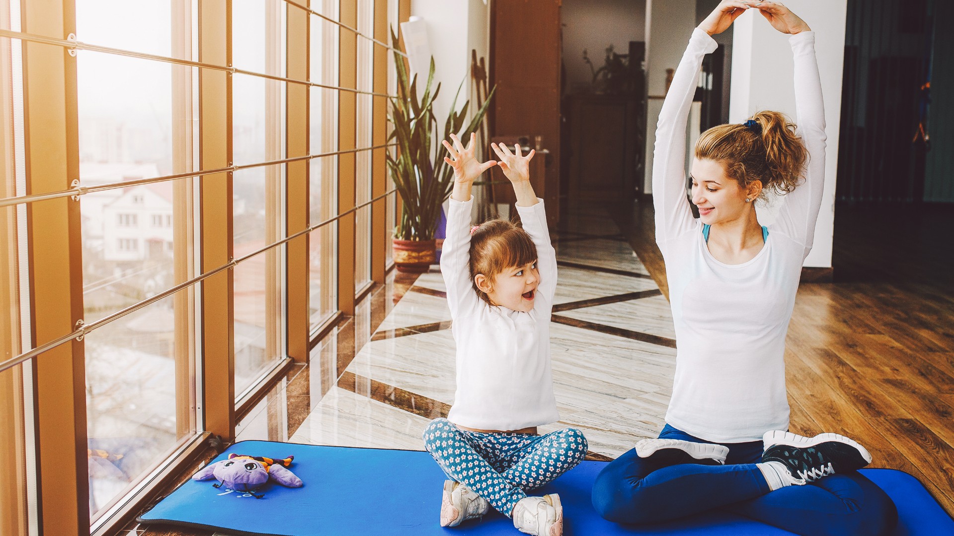 Foto de capa do artigo "Yoga para crianças: descubra com qual idade dá para praticar"