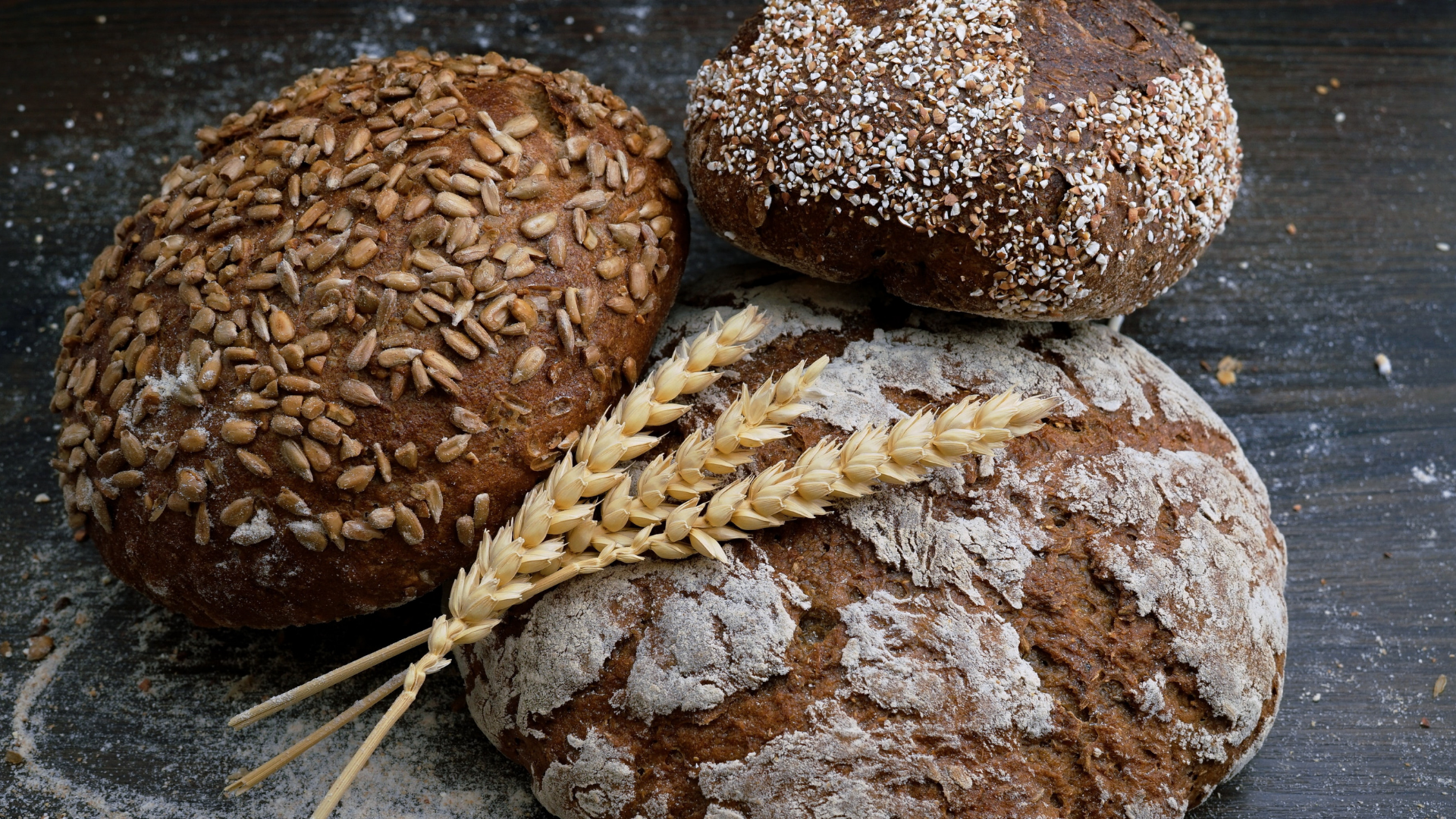 Foto de capa do artigo "Pão integral engorda? É melhor que pão branco? Quanto comer?"